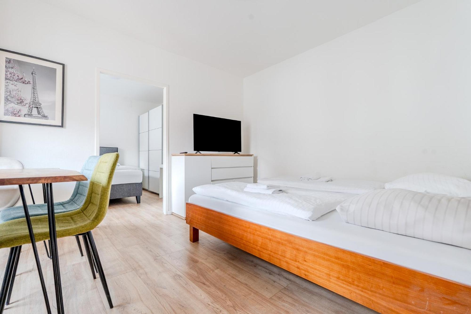 Whats-App Self-Check-In - Vibrant City Life In Graz Exterior foto